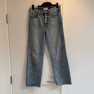 pistola Light Wash slight barrel leg Jeans